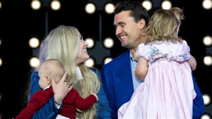 Unveiling The Impactful Influence Of Zoe Perry's Parents On Her Success